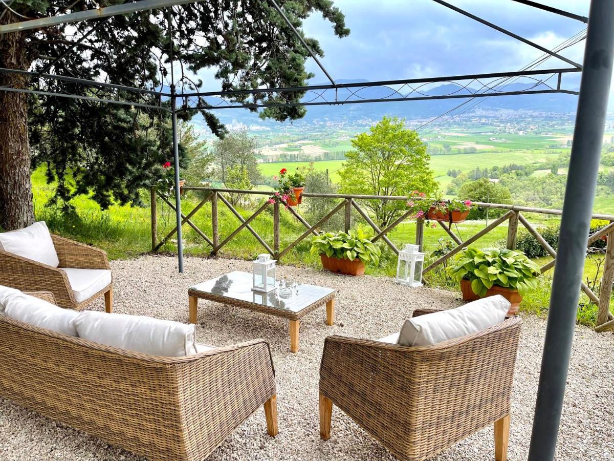 La Panoramica Gubbio - Maison De Charme - Casette E Appartamenti Self Catering Per Vacanze Meravigliose! Экстерьер фото