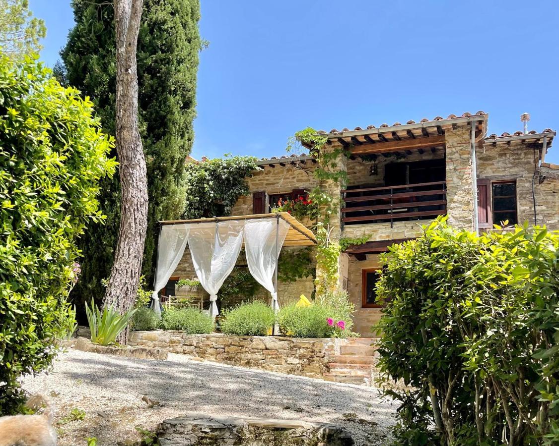 La Panoramica Gubbio - Maison De Charme - Casette E Appartamenti Self Catering Per Vacanze Meravigliose! Экстерьер фото
